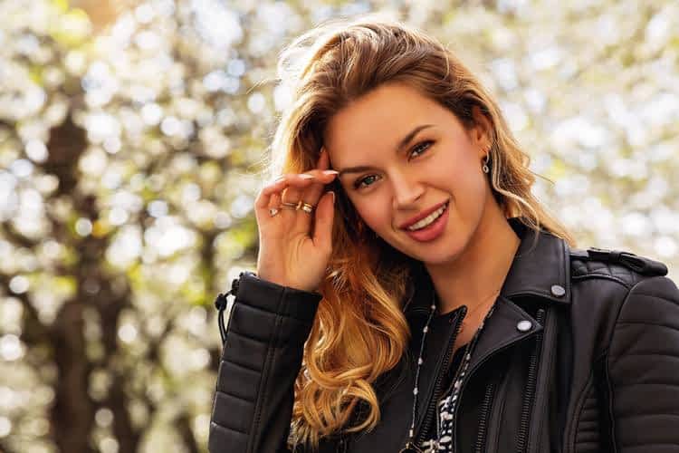 reverse the signs of ageing with oral tweakments